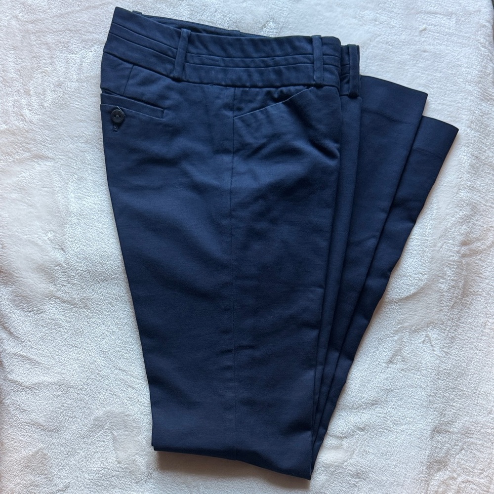 Women’s like new the limited drew fit Navy Pants